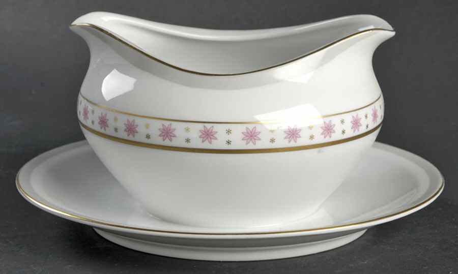 Manor Gravy Boat with Attached Underplate by Meito-1