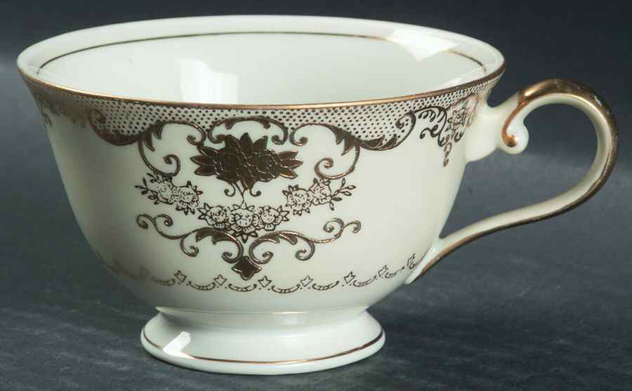 Prince Royal (Marquis) Footed Cup by Meito-1