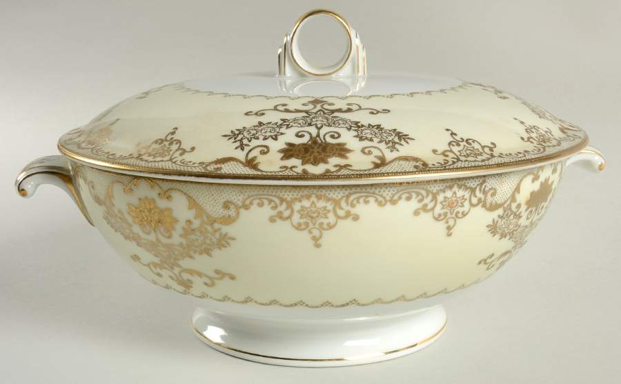 Prince Royal (Marquis) Round Covered Vegetable by Meito-1