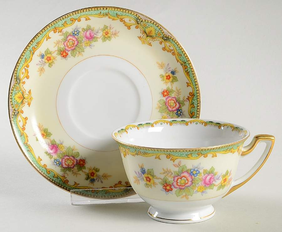 MEI104 Footed Cup & Saucer Set by Meito-1