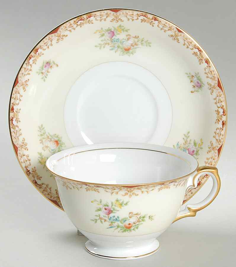 MEI106 Footed Cup & Saucer Set by Meito-1