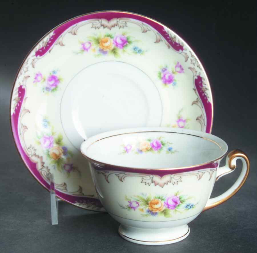 MEI114 Footed Cup & Saucer Set by Meito-1