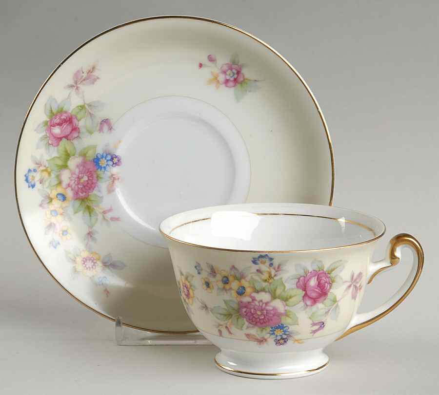 MEI116 Footed Cup & Saucer Set by Meito-1