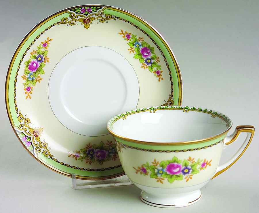 MEI123 Footed Cup & Saucer Set by Meito-1
