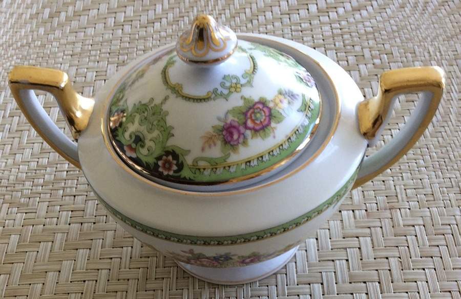 MEI124 Sugar Bowl & Lid by Meito-1