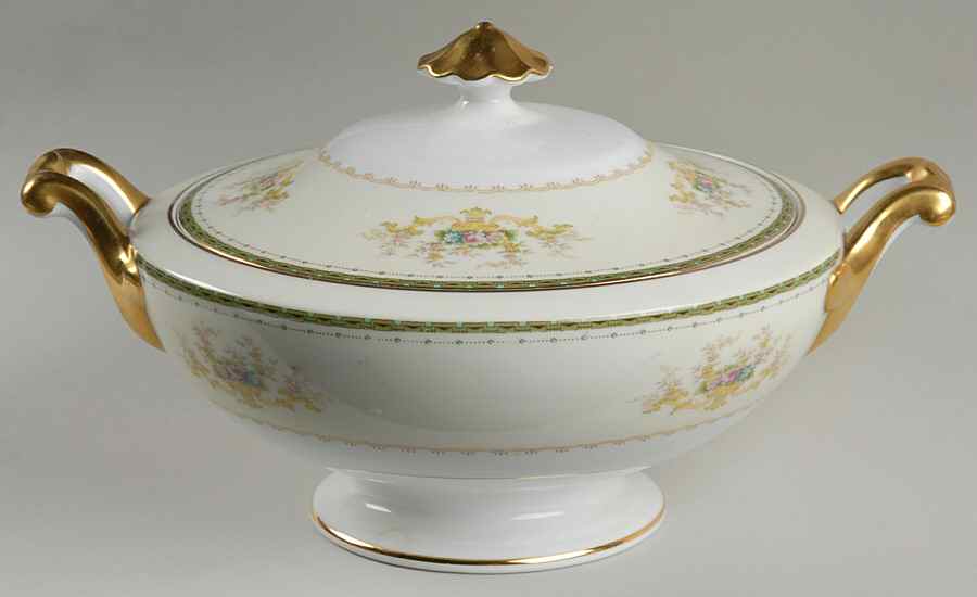 Dorothy Round Covered Vegetable by Meito-1