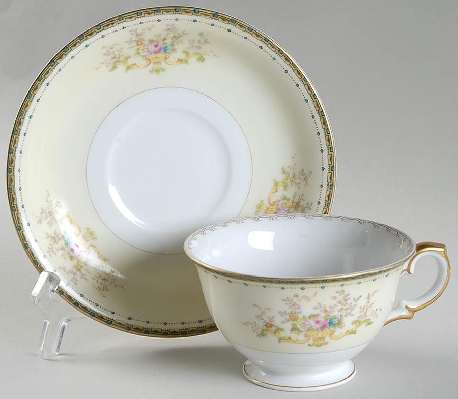 Dorothy Footed Cup & Saucer Set by Meito-1