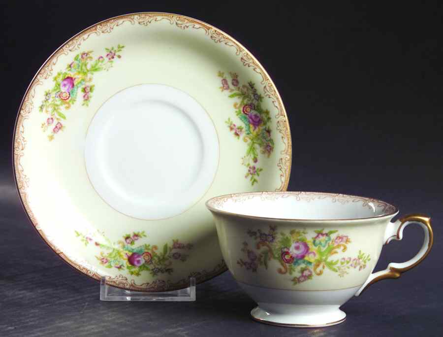 MEI133 Footed Cup & Saucer Set by Meito-1