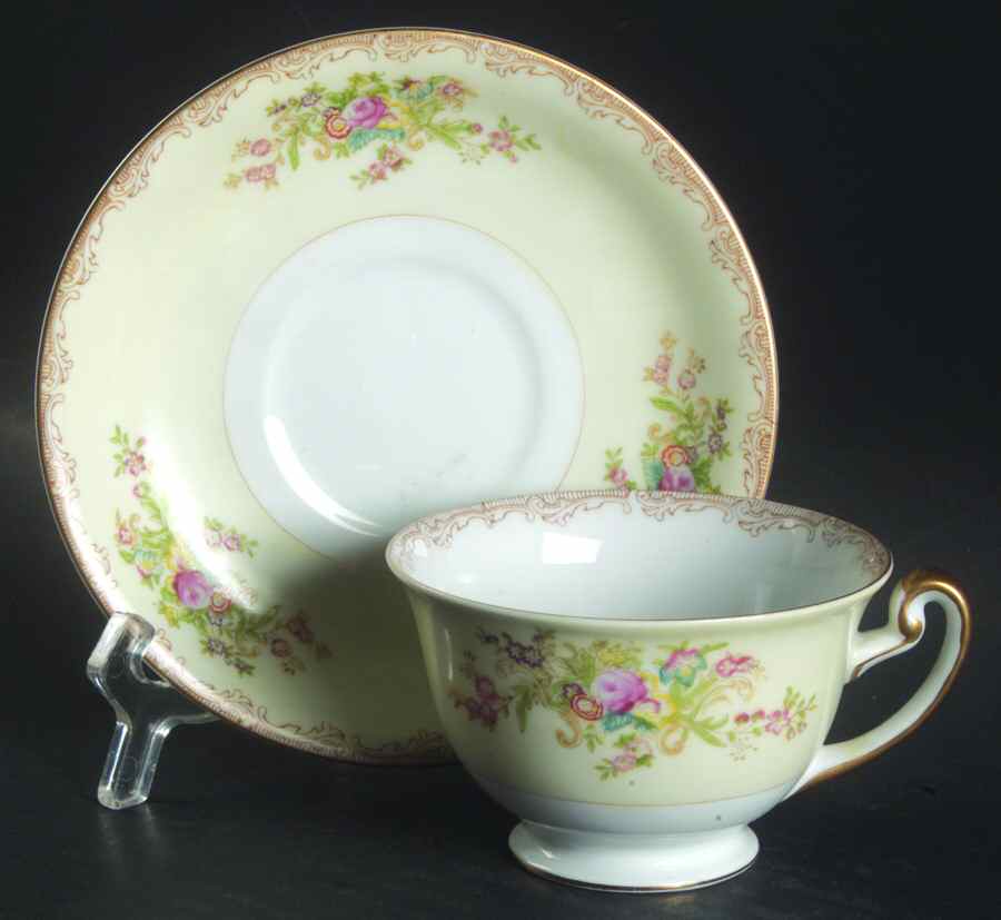 MEI133 Footed Cup & Saucer Set by Meito-1