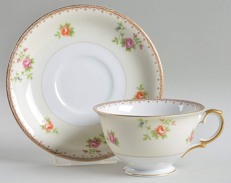 MEI145 Footed Cup & Saucer Set by Meito-1