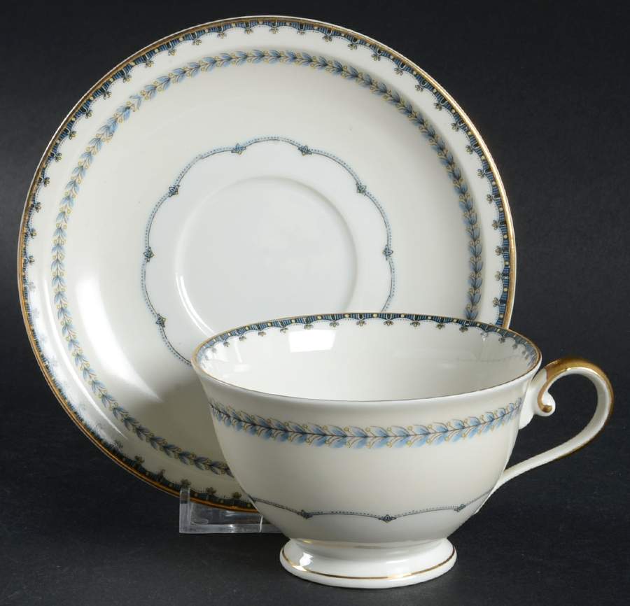 MEI173 Footed Cup & Saucer Set by Meito-1
