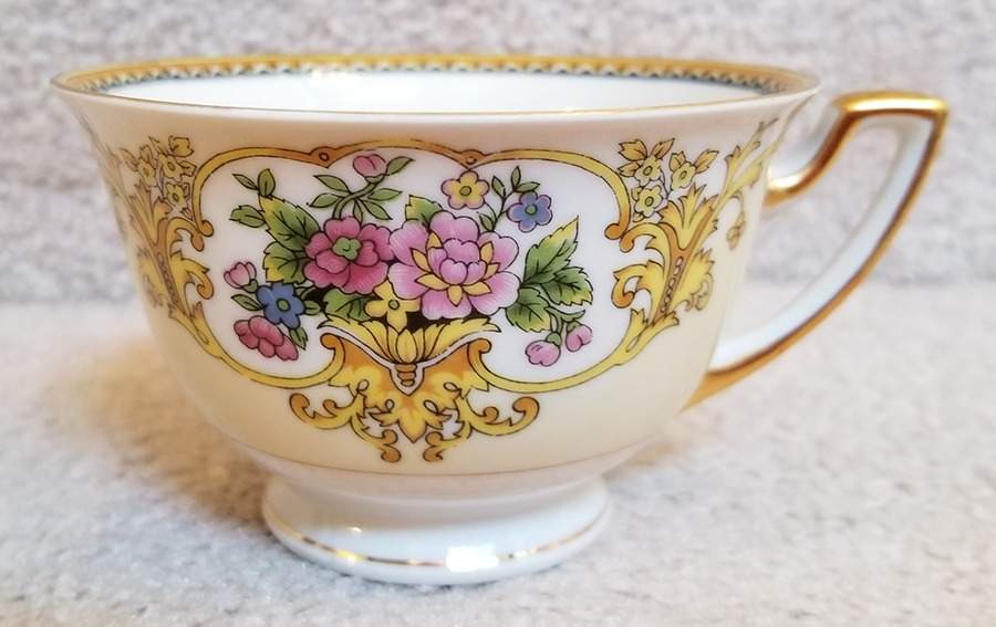 MEI182 Footed Cup by Meito-1