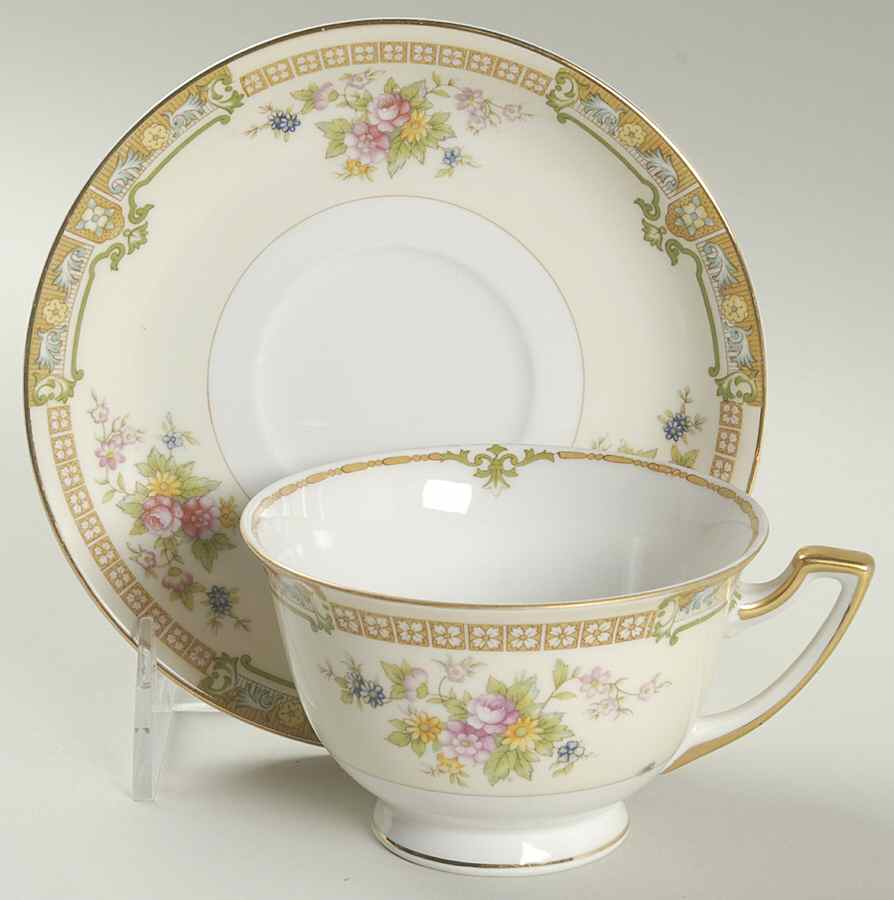 MEI186 Footed Cup & Saucer Set by Meito-1