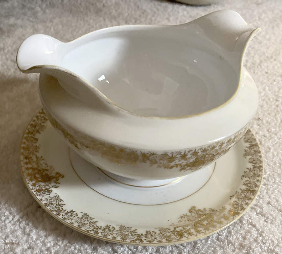 MEI187 Gravy Boat with Attached Underplate by Meito-1