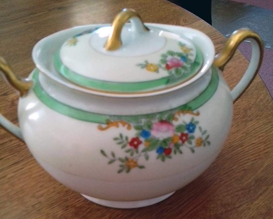 MEI190 Sugar Bowl & Lid by Meito-1