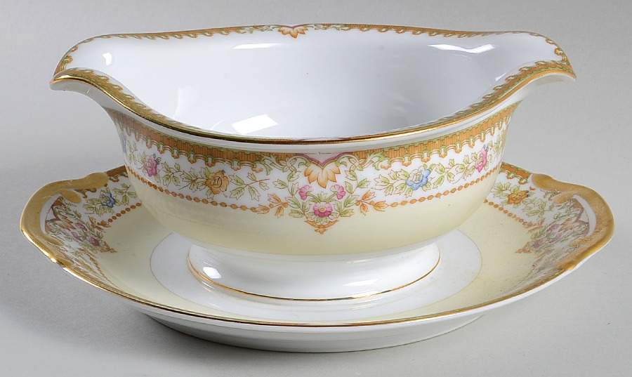 MEI2 (F & B JAPAN) Gravy Boat with Attached Underplate by Meito-1