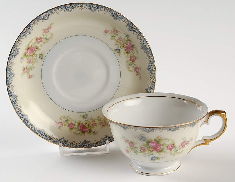 MEI213 Footed Cup & Saucer Set by Meito-1