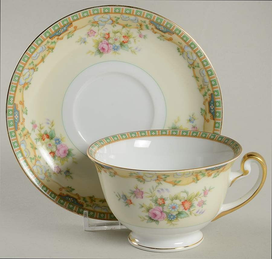 MEI221 Footed Cup & Saucer Set by Meito-1