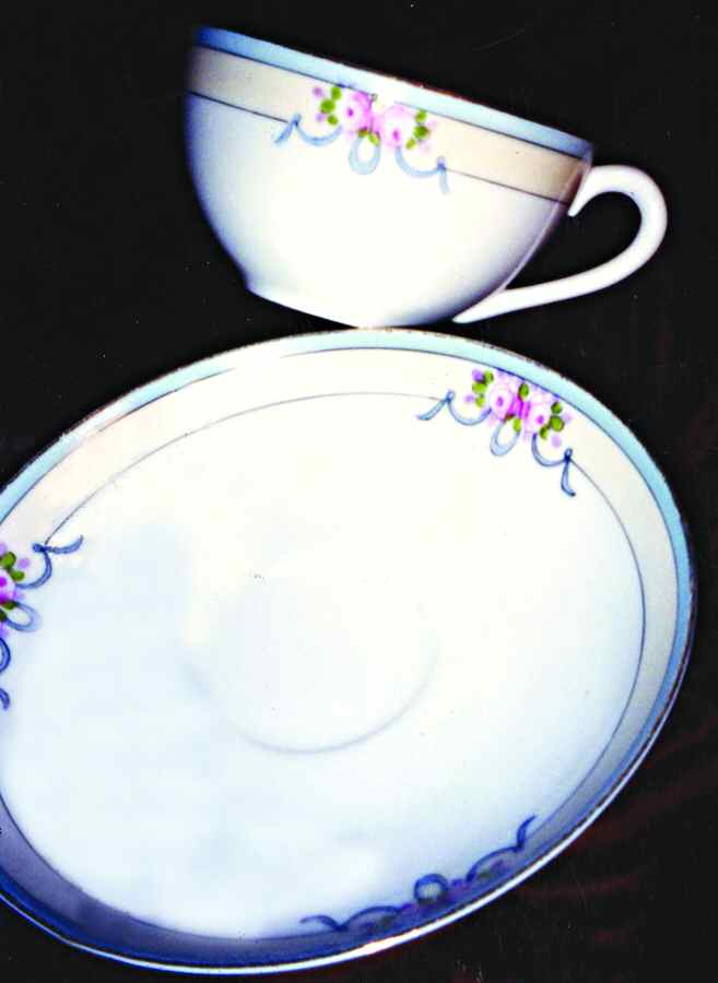MEI222 Flat Cup & Saucer Set by Meito-1