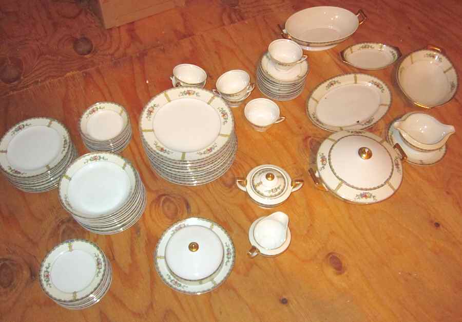 MEI228 Round Covered Butter by Meito-1