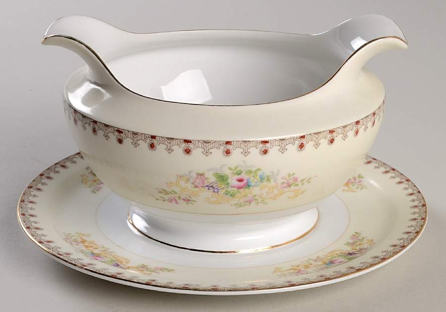 V1979 Gravy Boat with Attached Underplate by Meito-1
