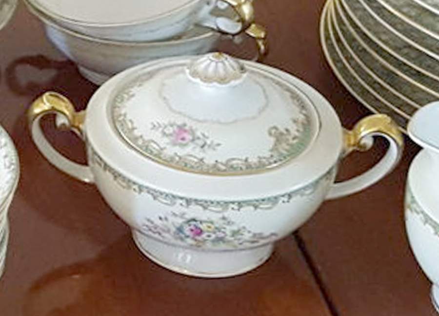 MEI236 Sugar Bowl & Lid by Meito-1