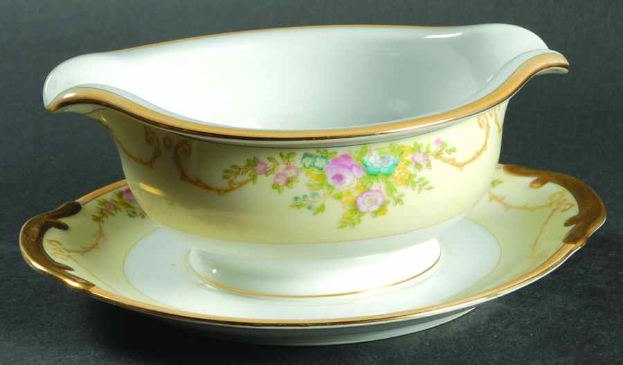 N1065A Gravy Boat with Attached Underplate by Meito-1