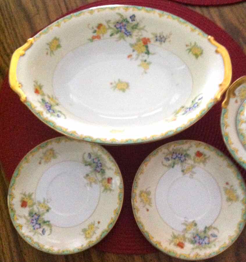 MEI268 9" Oval Vegetable Bowl by Meito-1