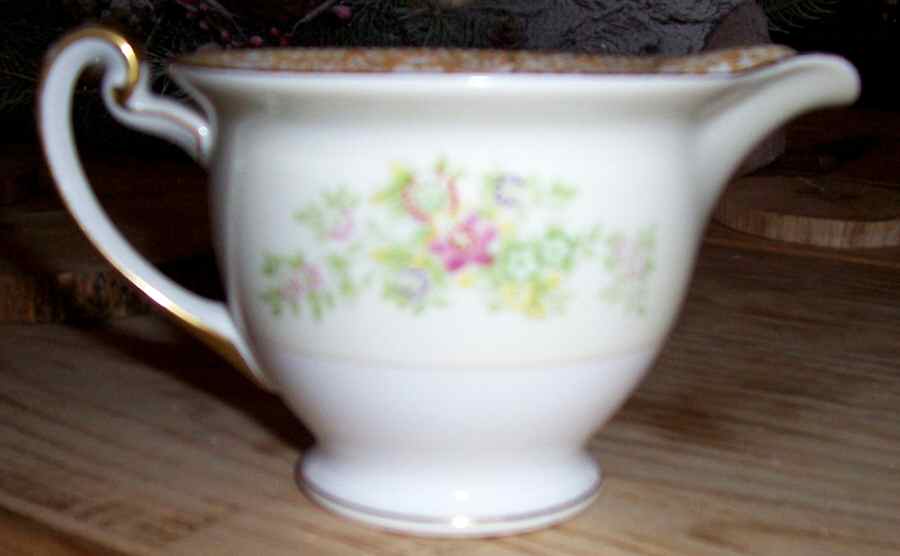 MEI277 Creamer by Meito-1