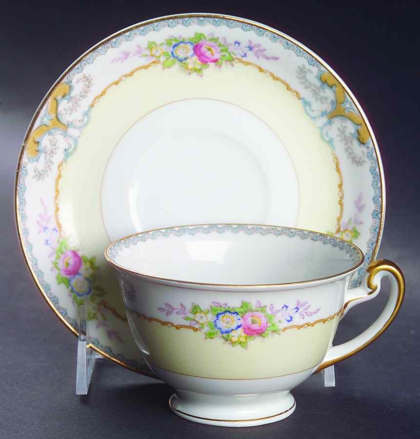 MEI28 Footed Cup & Saucer Set by Meito-1