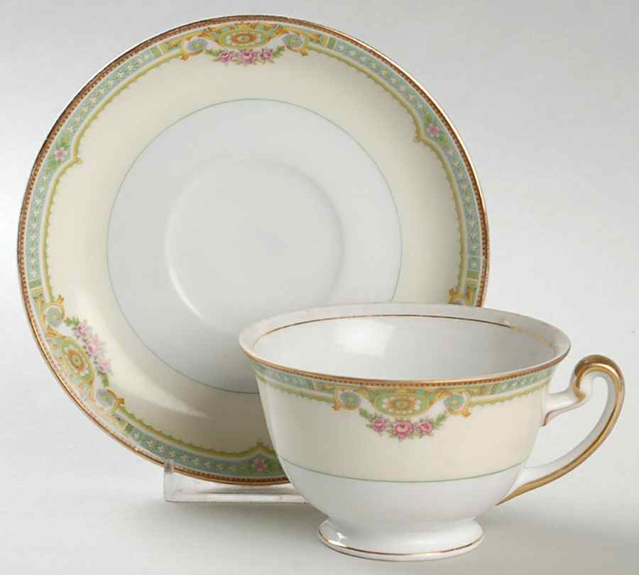 MEI280 Footed Cup & Saucer Set by Meito-1