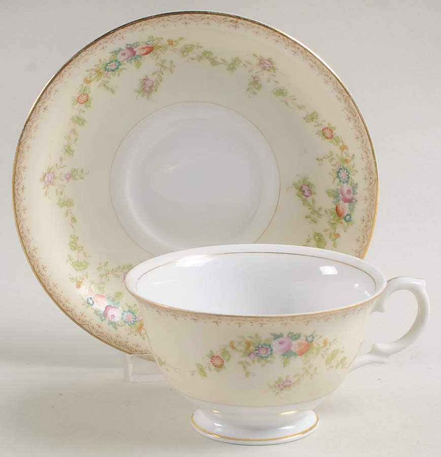 MEI287 Traditional Footed Cup & Saucer Set by Meito-1