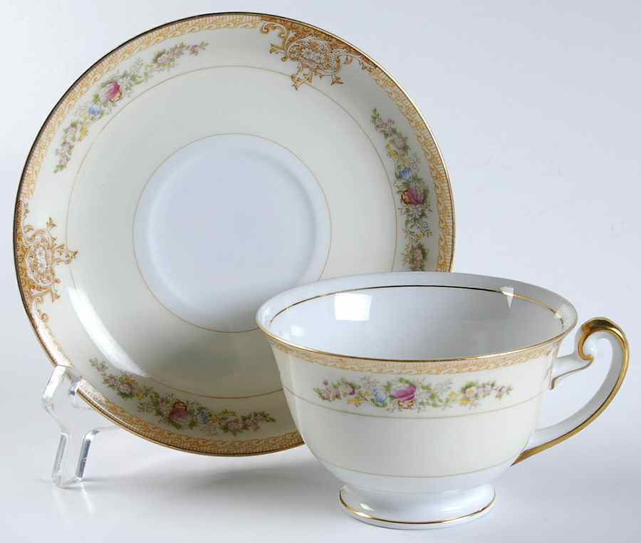 MEI3 (F & B JAPAN) Footed Cup & Saucer Set by Meito-1