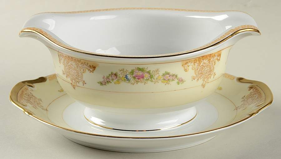 MEI3 (F & B JAPAN) Gravy Boat with Attached Underplate by Meito-1