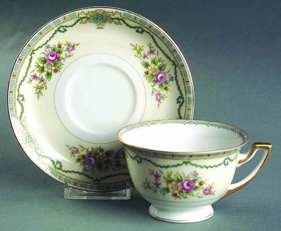 MEI300 Footed Cup & Saucer Set by Meito-1