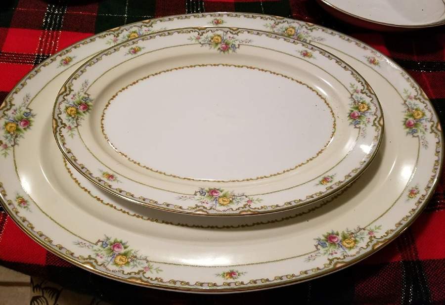 MEI313 16" Oval Serving Platter by Meito-1