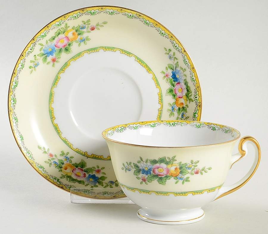 MEI320 Footed Cup & Saucer Set by Meito-1