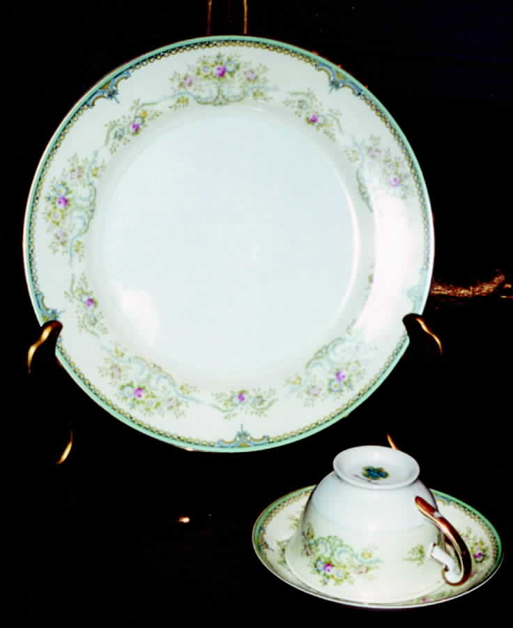 MEI347 Footed Cup & Saucer Set by Meito-1