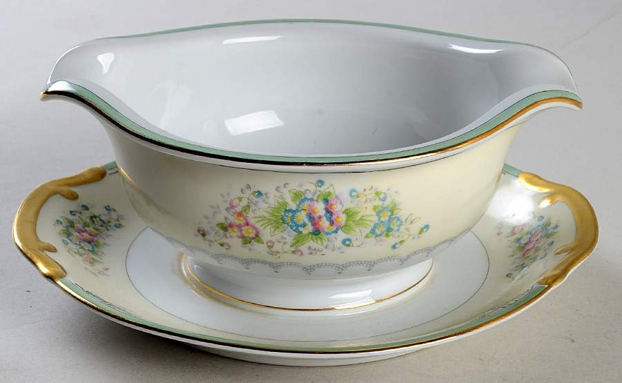 N959 Gravy Boat with Attached Underplate by Meito-1