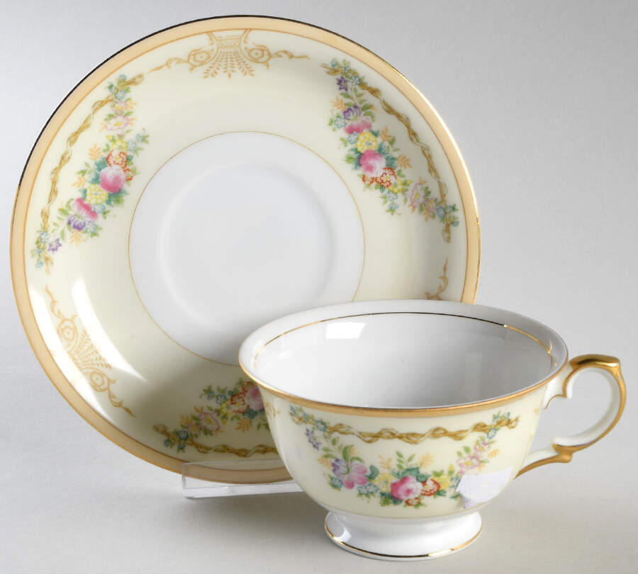 MEI355 Footed Cup & Saucer Set by Meito-1