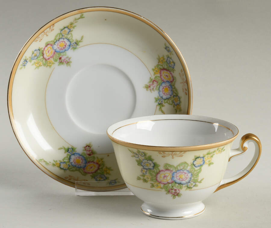 MEI357 Footed Cup & Saucer Set by Meito-1