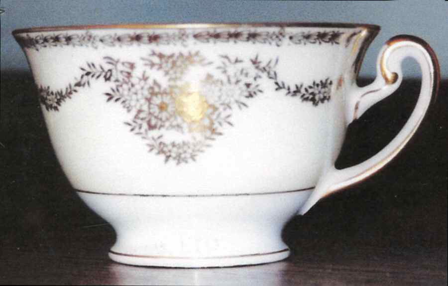 MEI367 Footed Cup by Meito-1