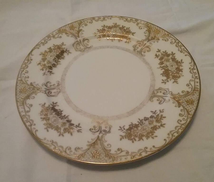 Regency Dinner Plate by Meito-1