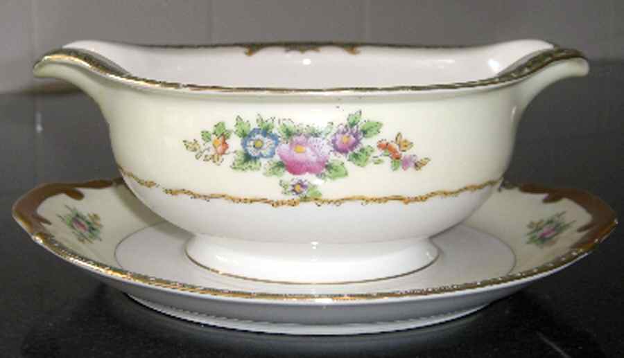 MEI394 Gravy Boat with Attached Underplate by Meito-1