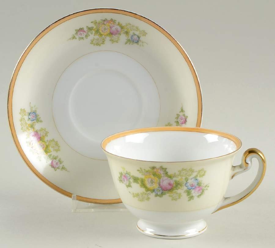 MEI40 Footed Cup & Saucer Set by Meito-1