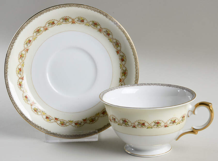 MEI400 Footed Cup & Saucer Set by Meito-1