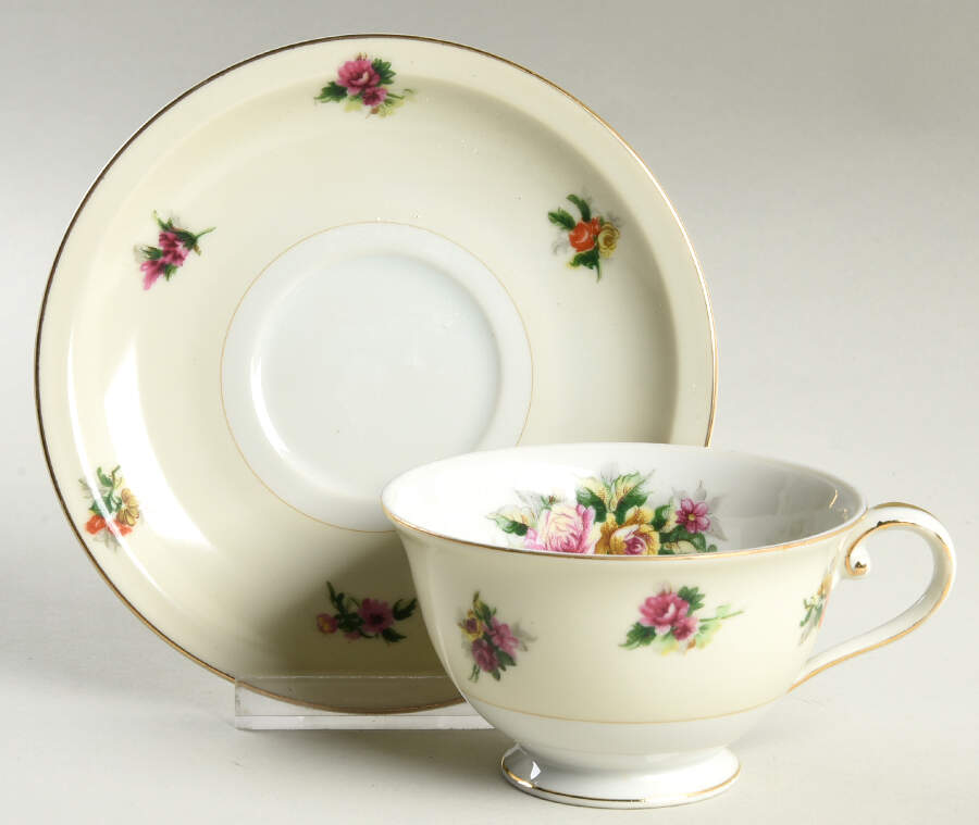 MEI41 Footed Cup & Saucer Set by Meito-1
