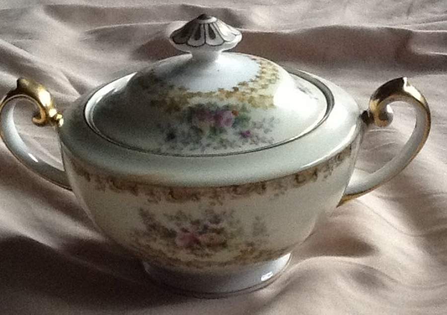 MEI434 Sugar Bowl & Lid by Meito-1