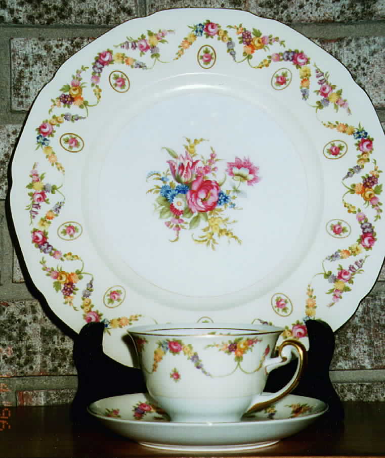 MEI47 Flat Cup & Saucer Set by Meito-1