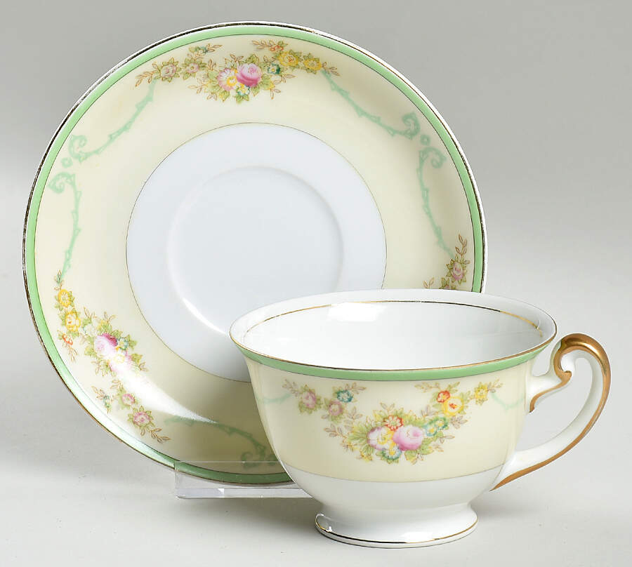 MEI52 Footed Cup & Saucer Set by Meito-1